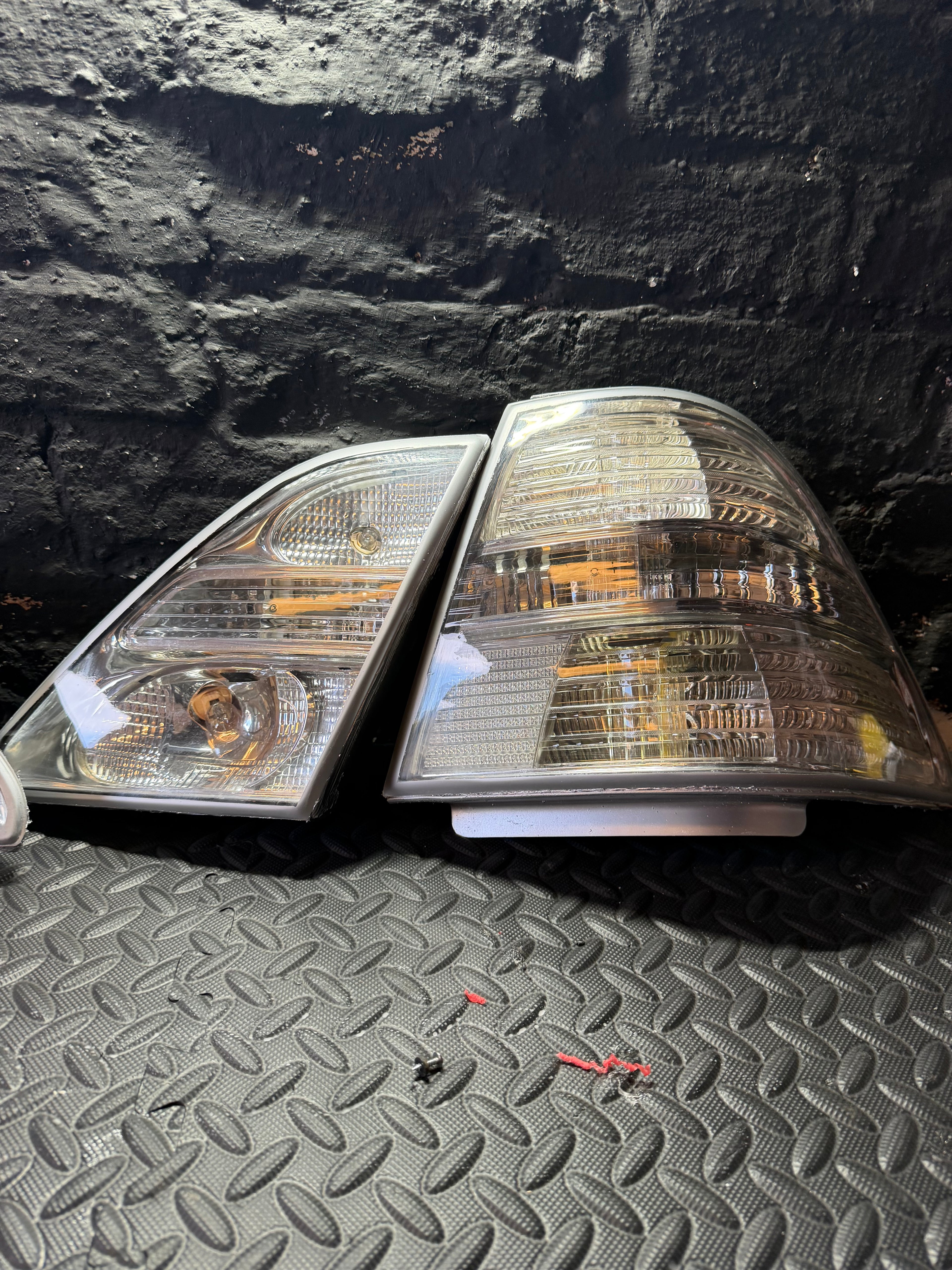 Lexus LS430 Clear Tail Lights (2001-2006)