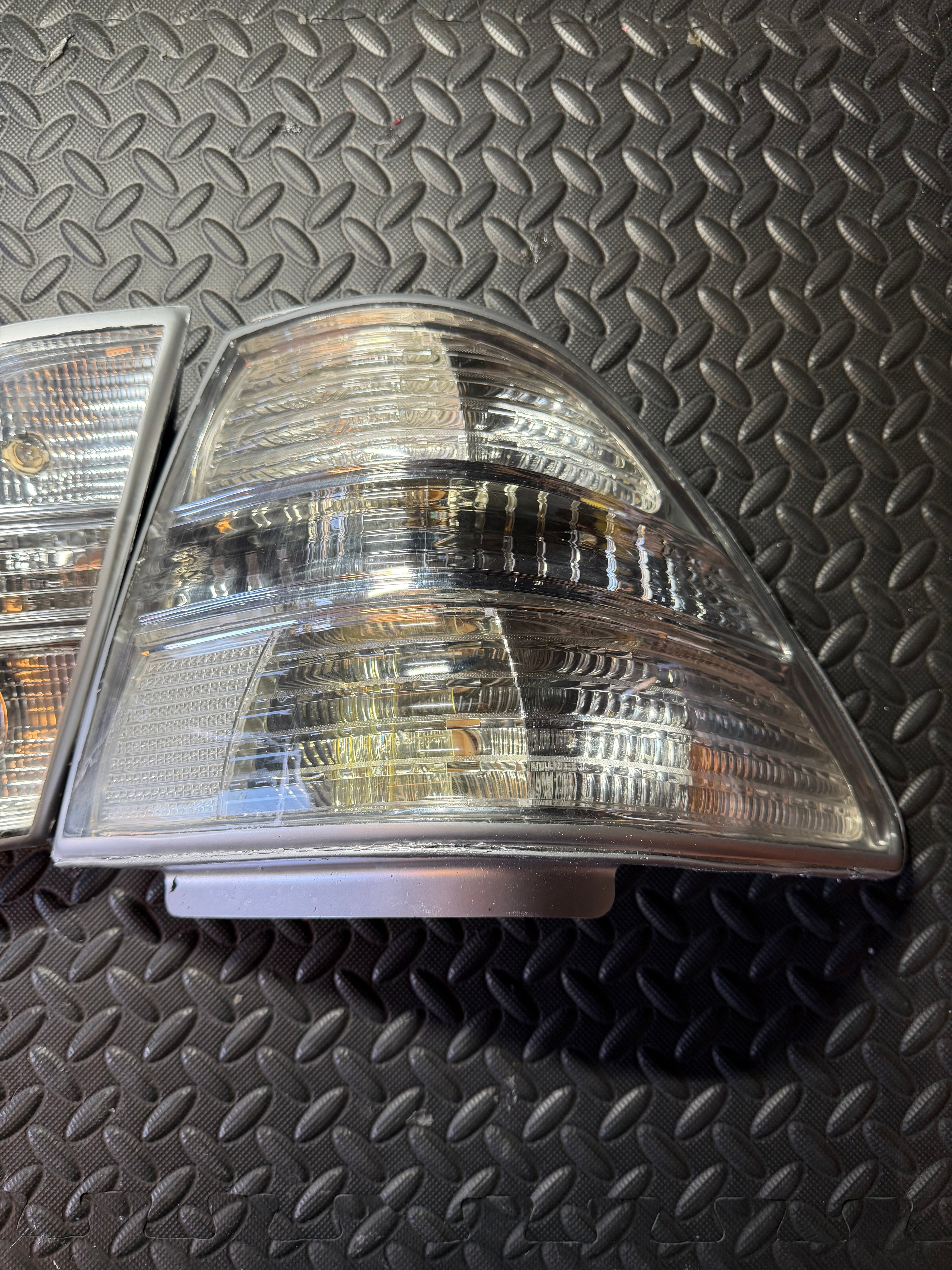 Lexus LS430 Clear Tail Lights (2001-2006)