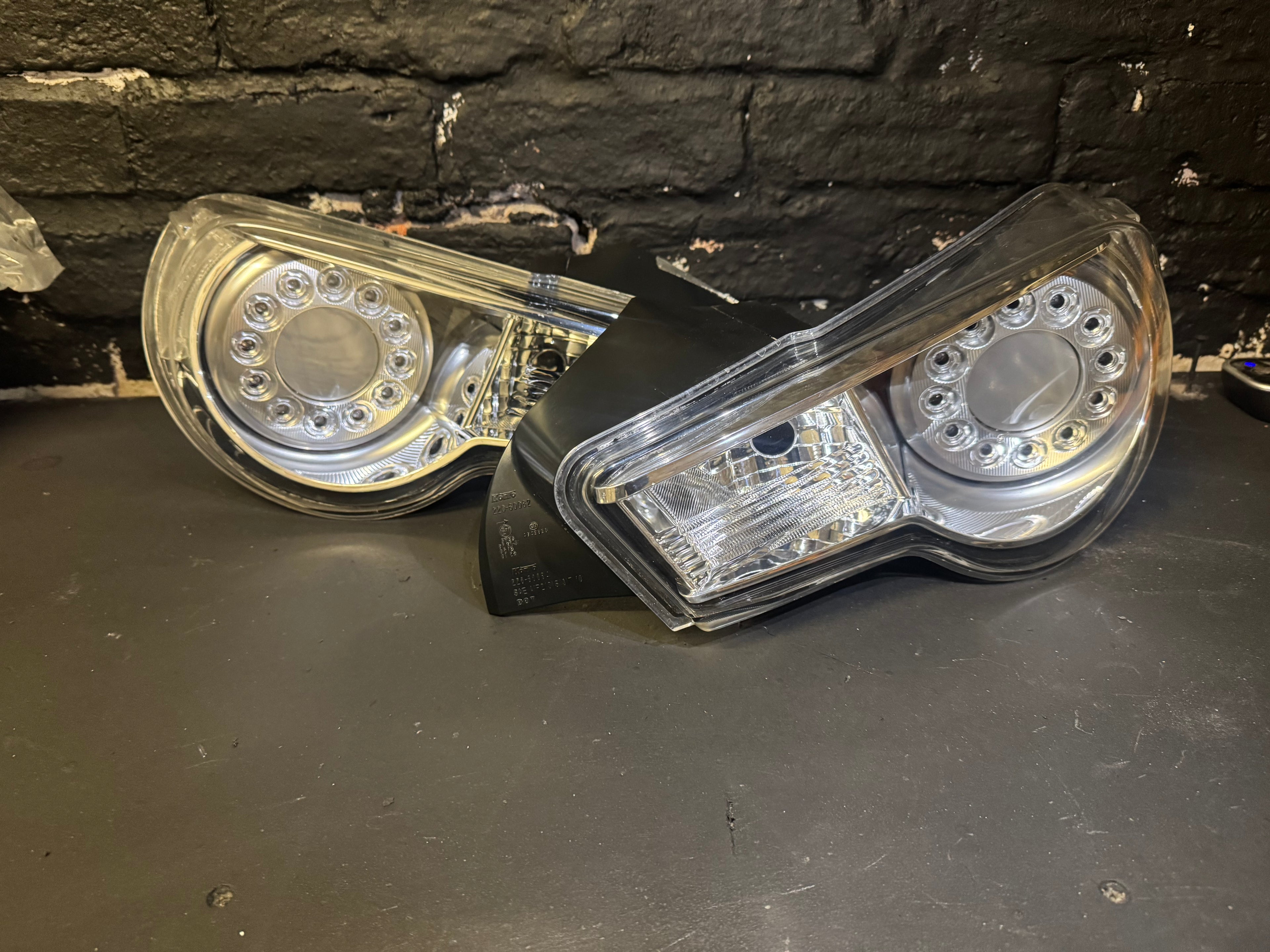 Toyota/Subaru BRZ/GT86 clear tail lights