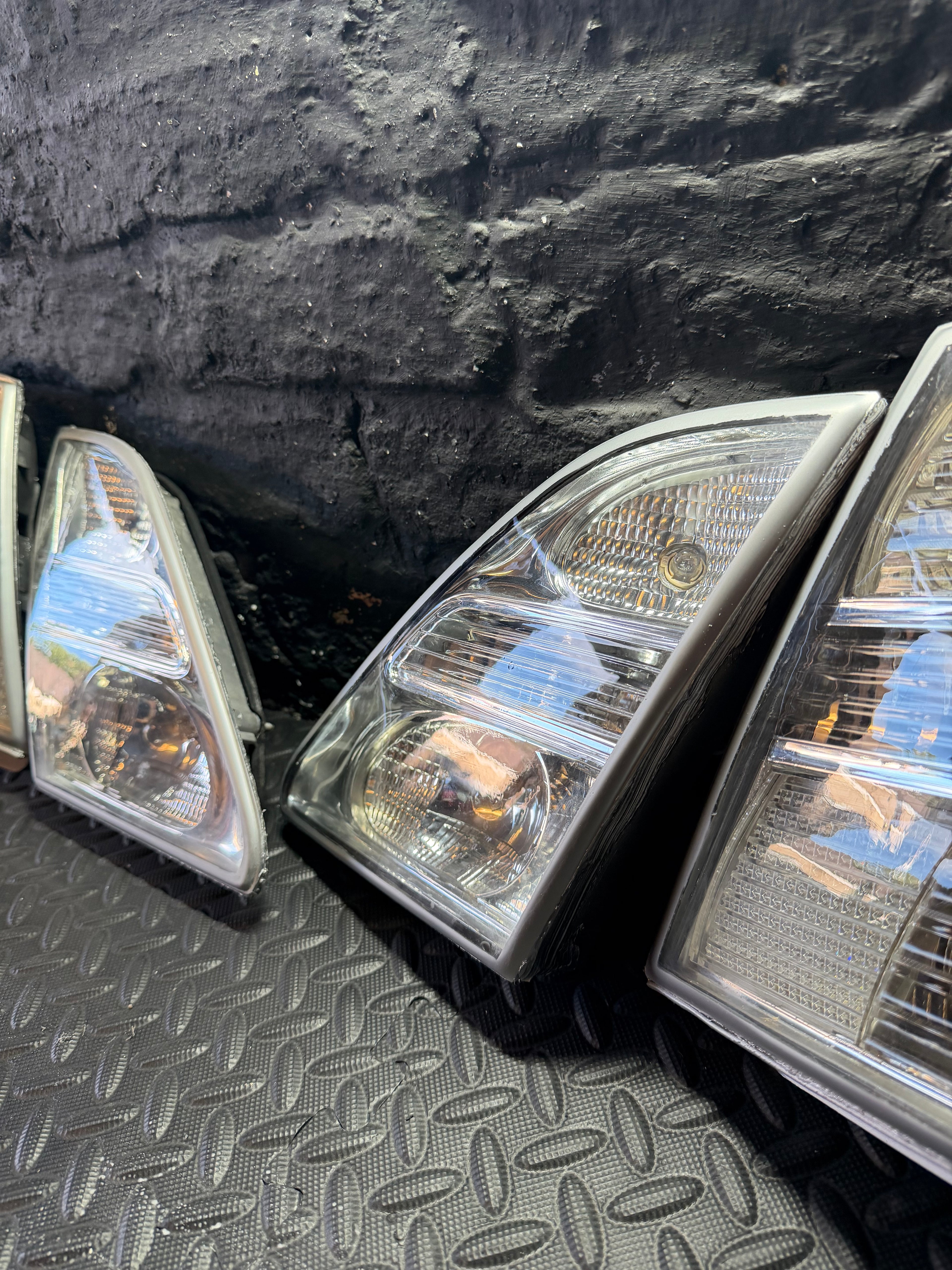 Lexus LS430 Clear Tail Lights (2001-2006)