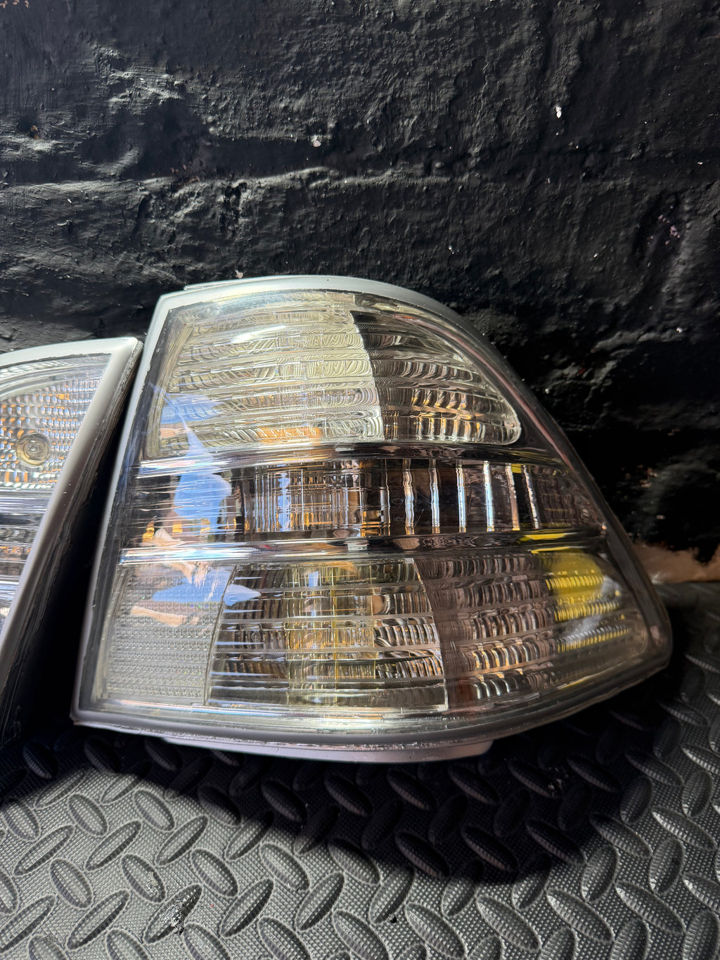 Lexus LS430 Clear Tail Lights (2001-2006)
