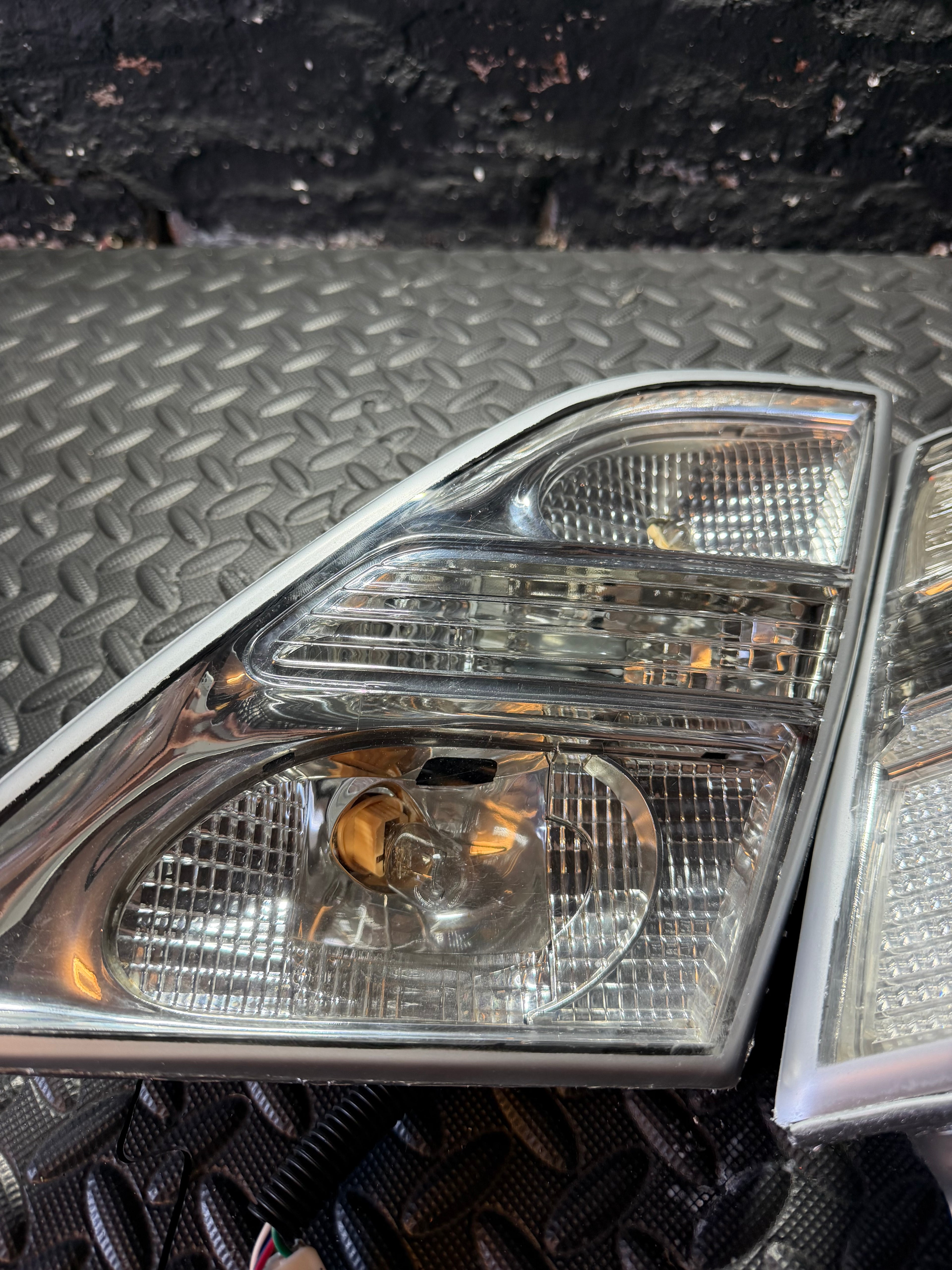 Lexus LS430 Clear Tail Lights (2001-2006)