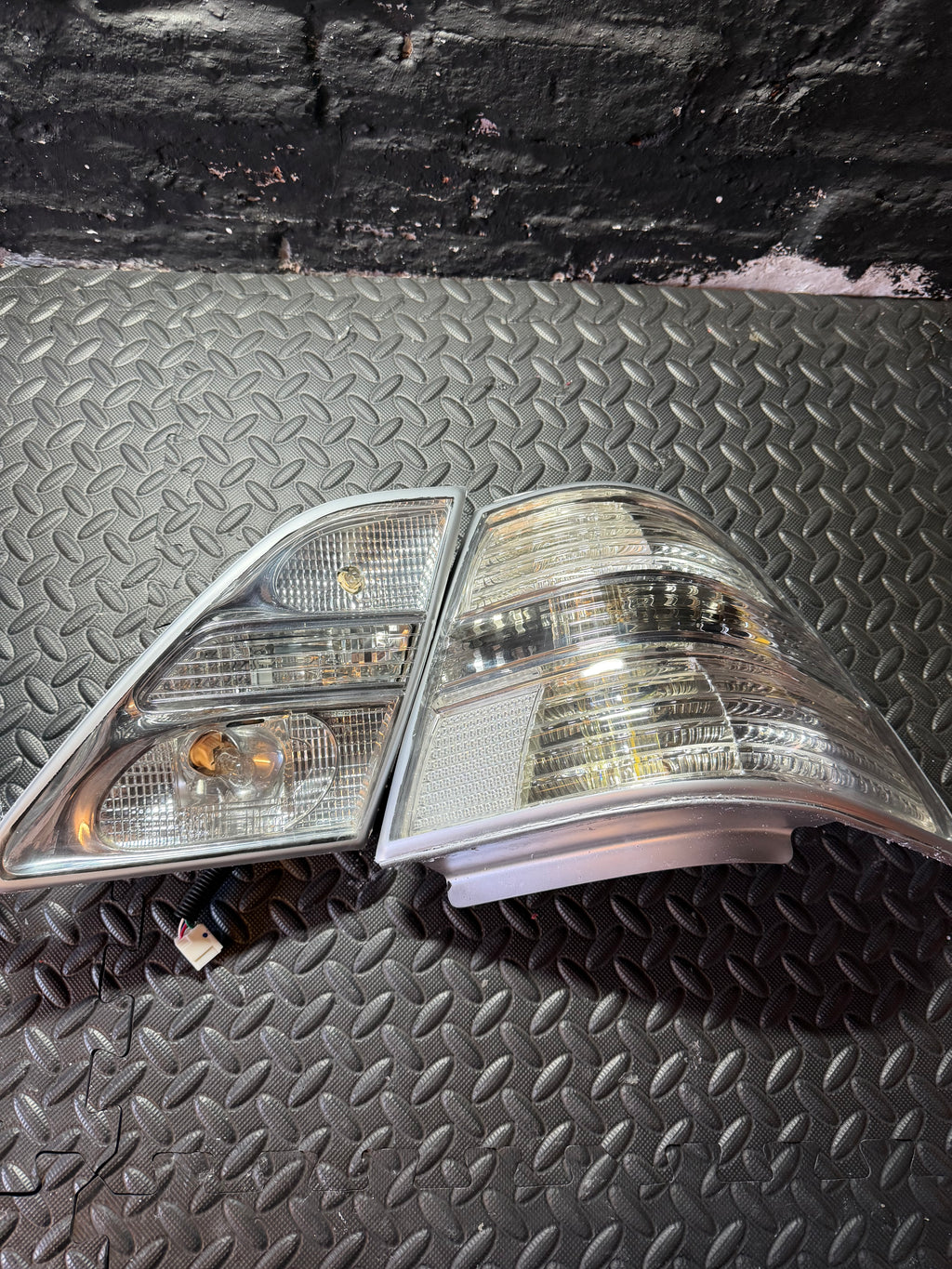 Lexus LS430 Clear Tail Lights (2001-2006)