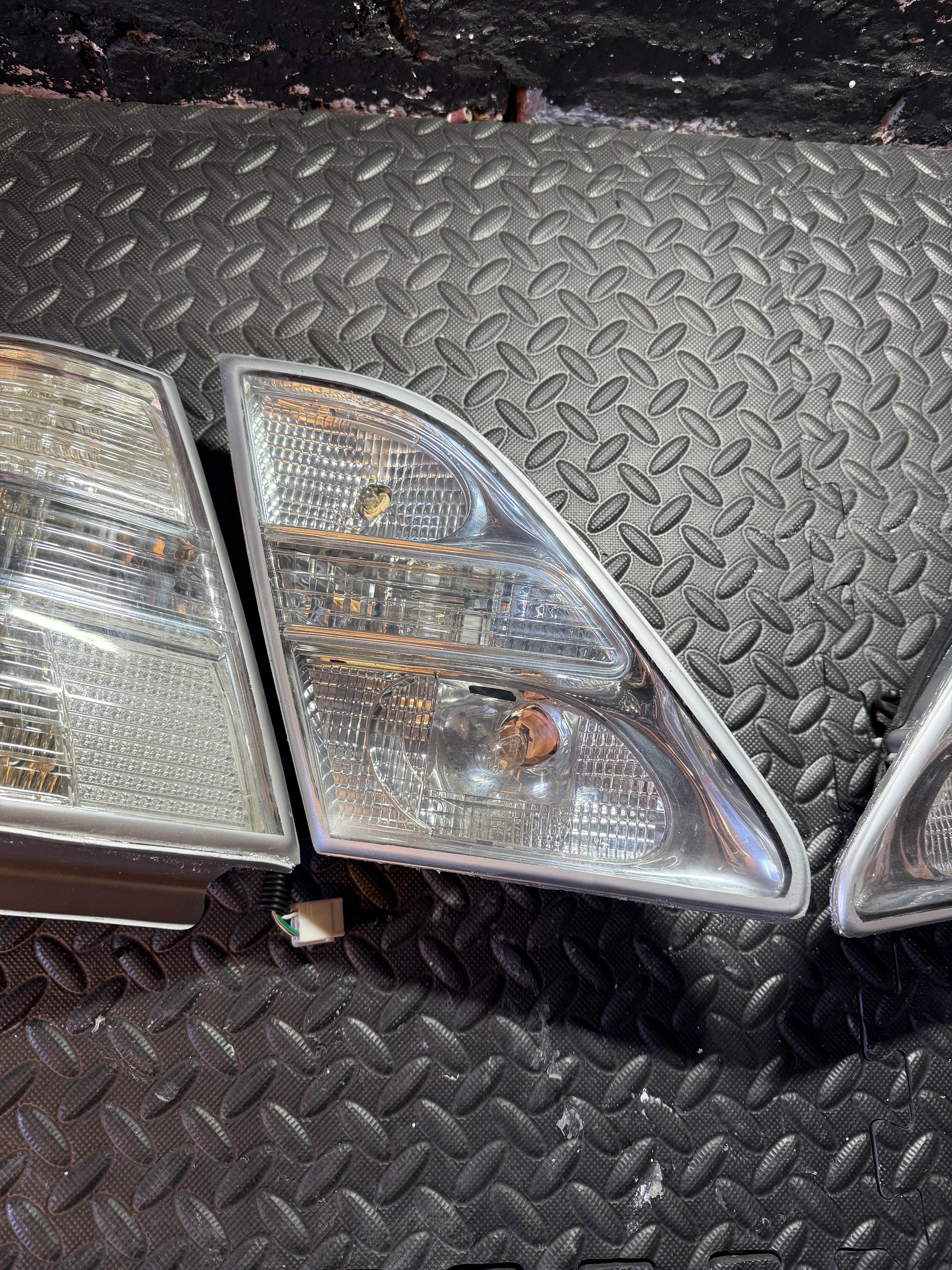 Lexus LS430 Clear Tail Lights (2001-2006)