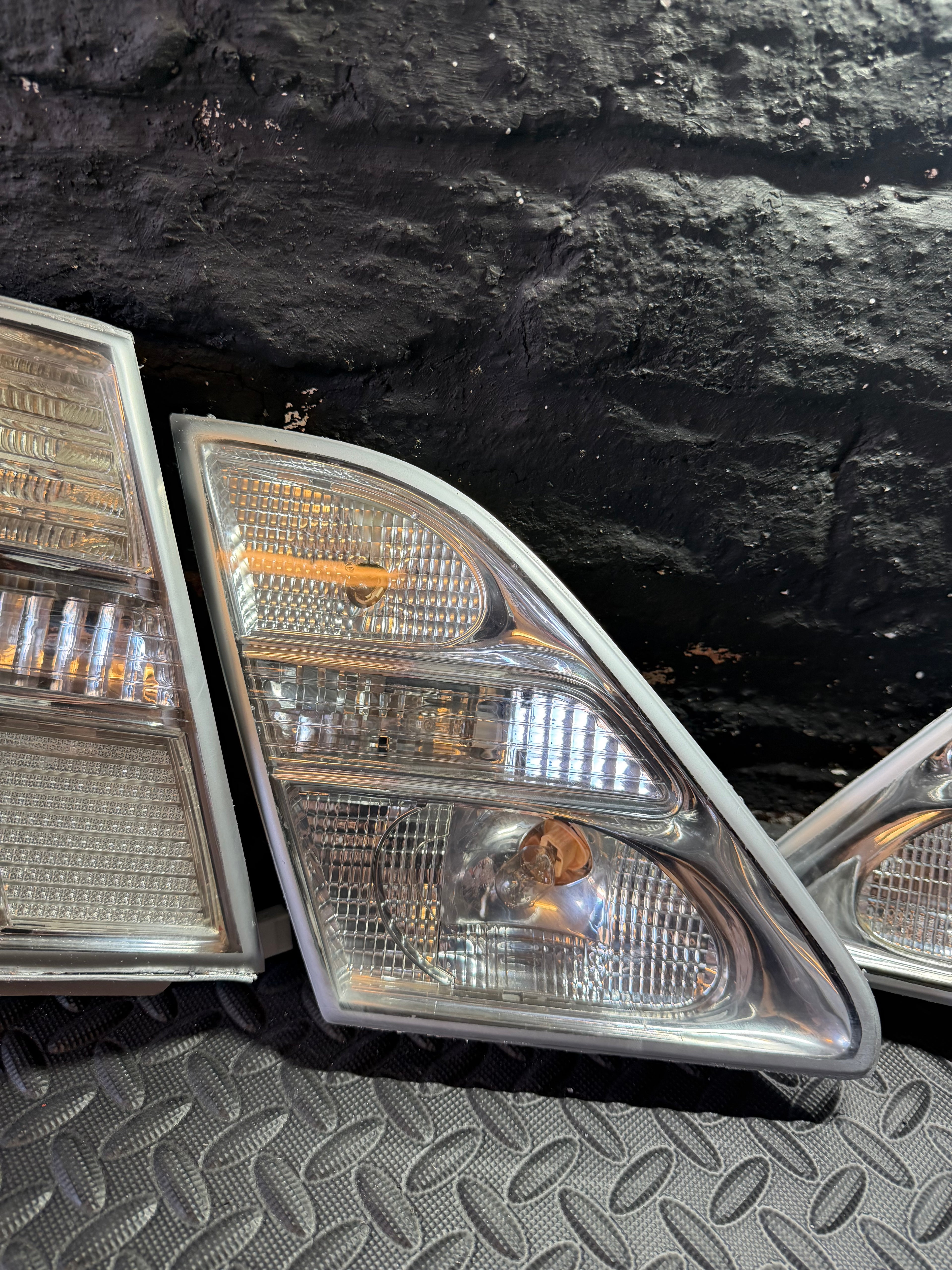 Lexus LS430 Clear Tail Lights (2001-2006)